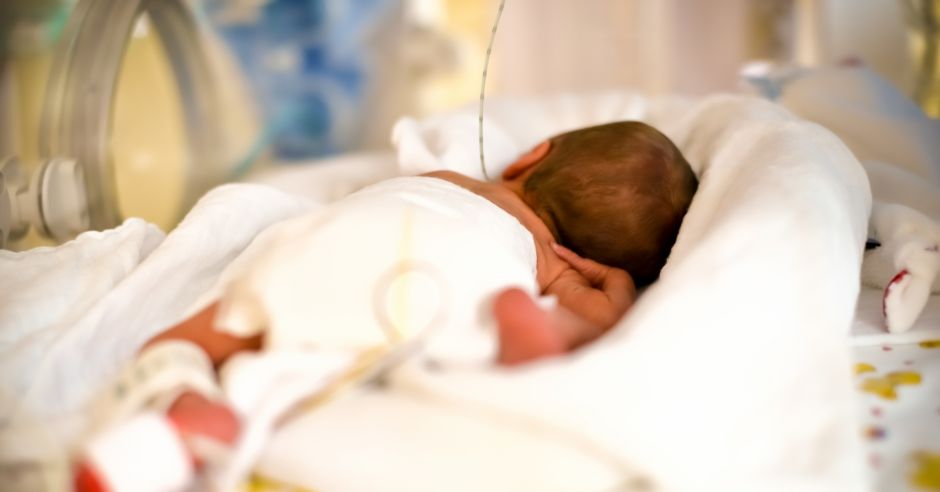 10 dniowy noworodek wymiotował jasnożółtym mlekiem