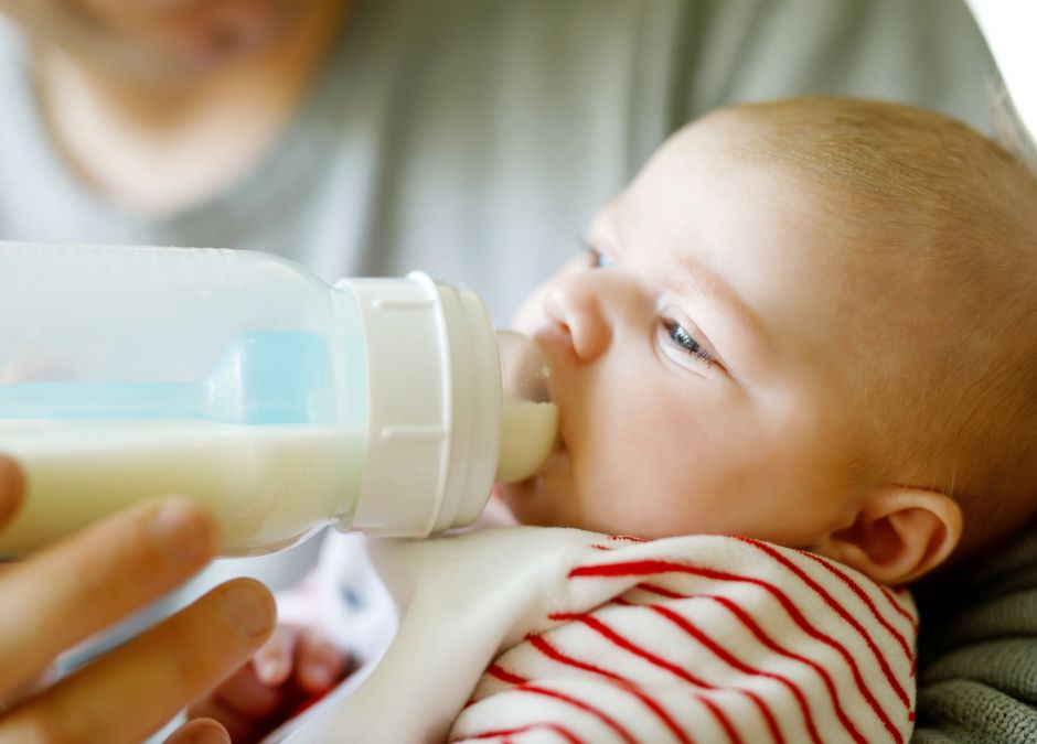 Butelka Dla Noworodka: Szklana Czy Plastikowa, O Jakiej Pojemności ...