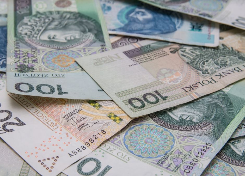 czy banknoty mogą rozprzestrzeniać koronawirusa?