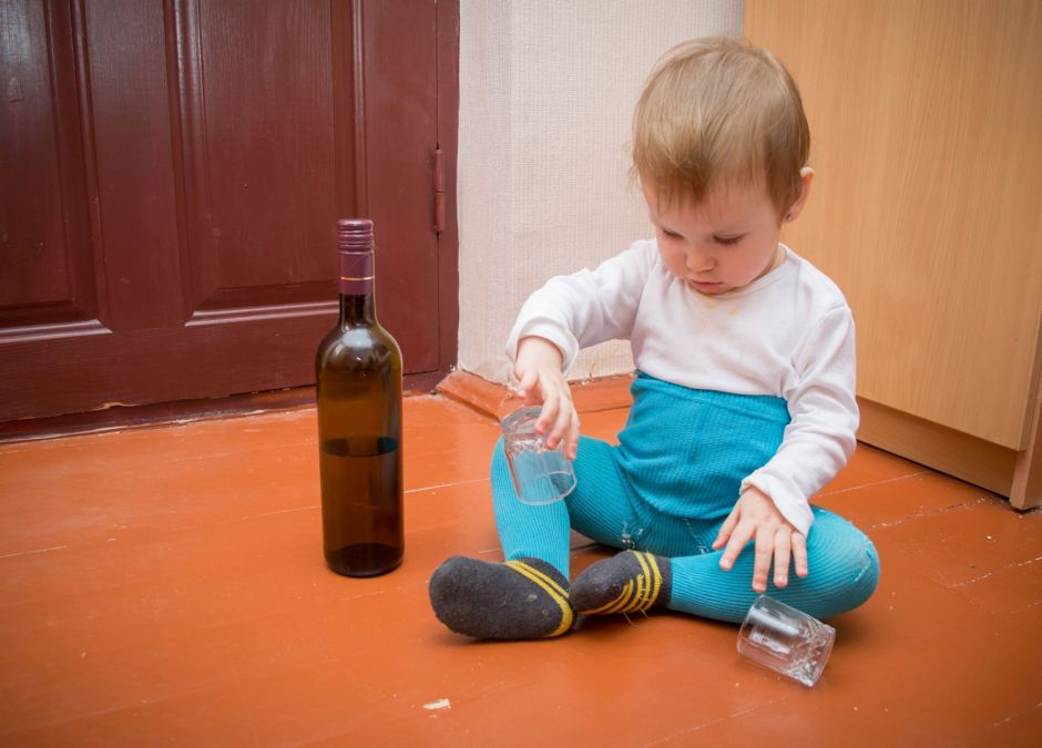 Czy można pić alkohol przy dziecku?