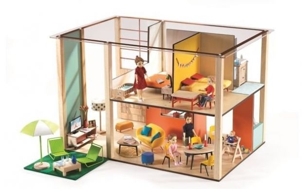 drewniany domek dla lalek cubic