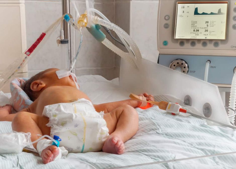 dzieci zarażają się od niezaszczepionych na COVID dorosłych