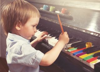 dziecko, farby, malowanie, pianino