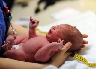 dziecko zranione podczas porodu
