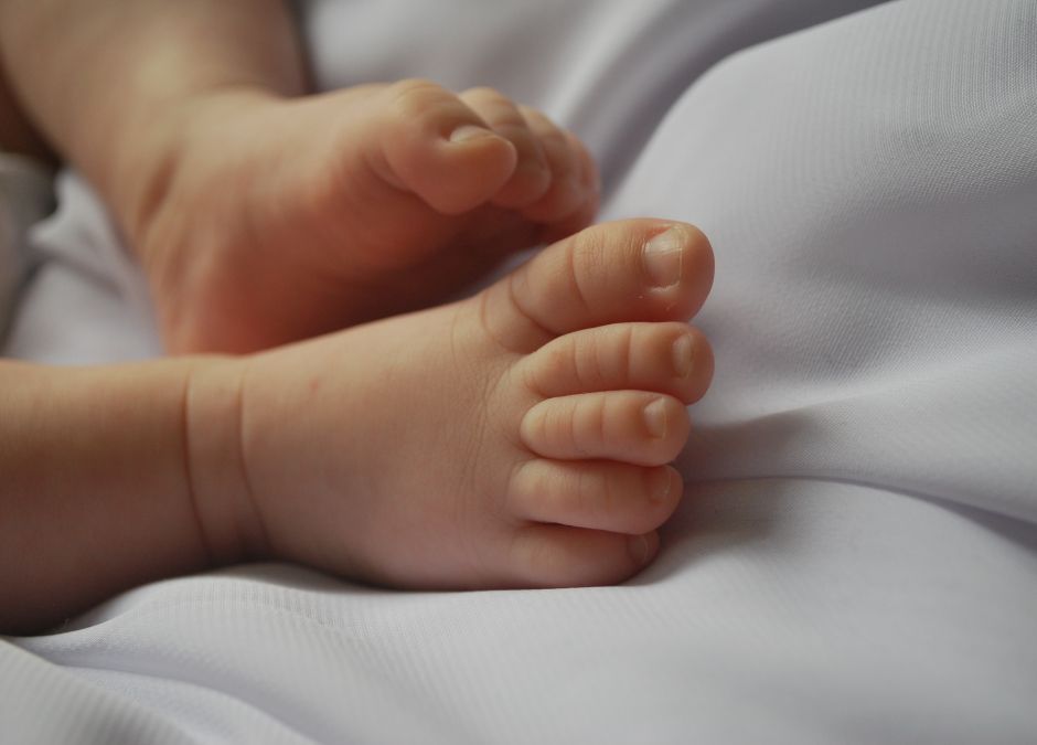Dziewczynka zostawiona w Oknie Życia w Częstochowie. Znaleziono przy niej list