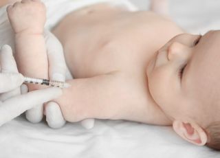gorączka u niemowlaka po szczepieniu