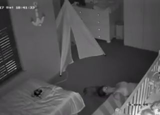 Jak wyjść z pokoju śpiącego dziecka, żeby go nie obudzić?