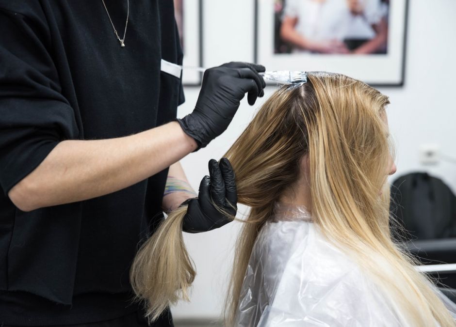 Już od jutra wzrosną ceny u fryzjerów, kosmetyczek i dentystów. O ile podrożeją usługi?