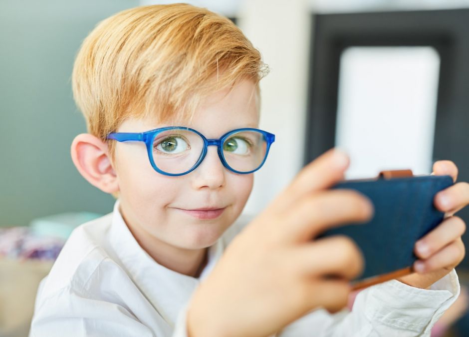 Koronawirus: darmowe smartfony dla dzieci ze świetlic środowiskowych