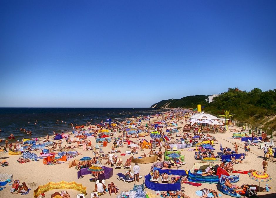 Koronawirus: tłumy na plażach! Polacy zapomnieli o pandemii
