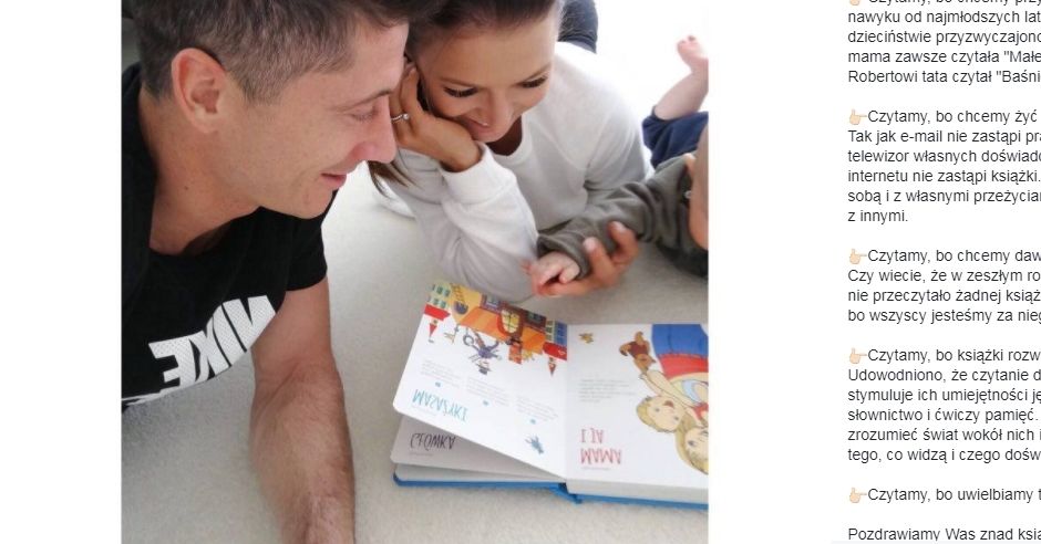 Lewandowscy czytają książkę córce Klarze