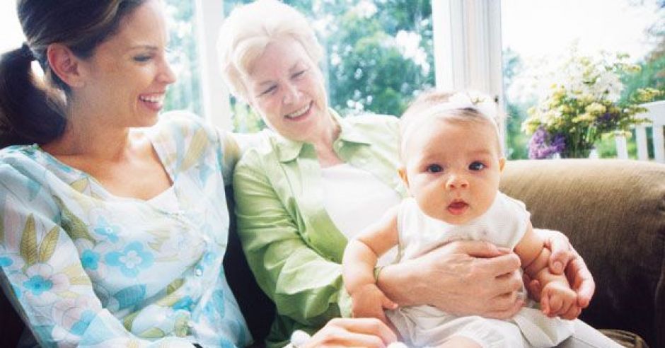 mama, niemowlę, babcia