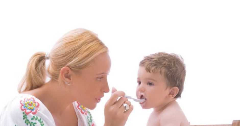 mama, niemowlę, kuchnia, karmienie