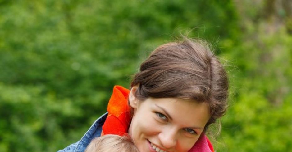 mama, niemowlę, wiosna