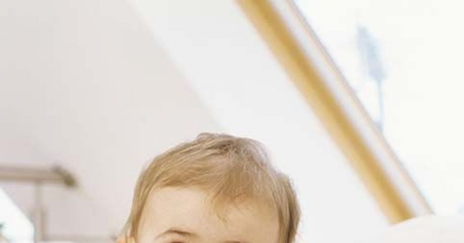 mama, niemowlę, zabawa