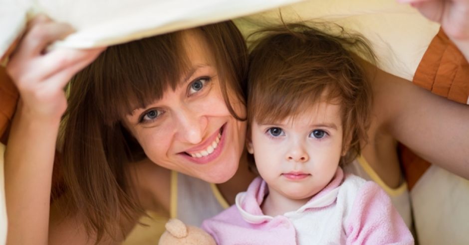 mama pracująca korzyści dla dziecka