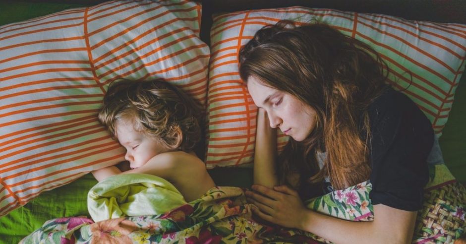 Mamy śpią mniej niż kobiety bez dzieci