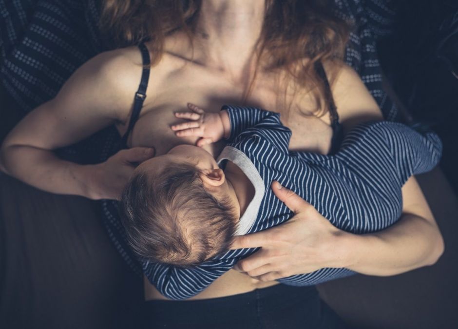 Nawał pokarmu a ból podczas karmienia piersią