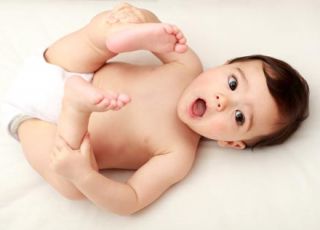 niemowlę, rozwój niemowlaka, 7-miesięczne niemowlę