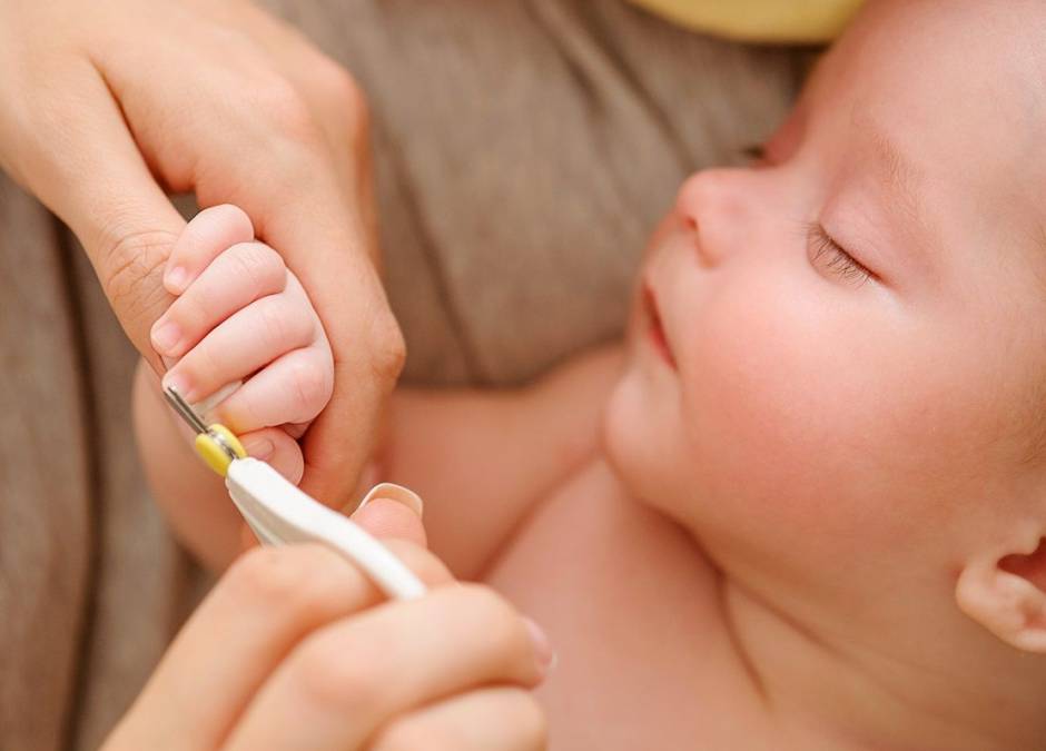 Obcinanie Paznokci Noworodkowi Jak Zrobic To Bezpiecznie Krok Po Kroku Mamotoja Pl