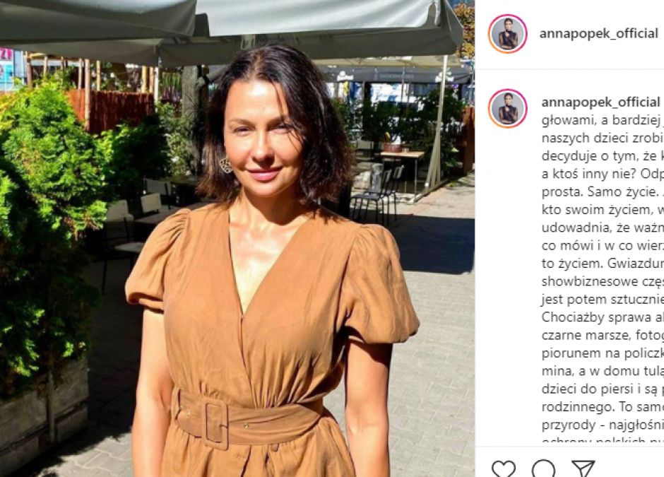 Oburzona Anna Popek: „Gwiazdunie wspierają aborcję i czarne marsze, a w domu tulą swoje ukochane dzieci”