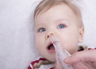 Czyszczenie noska u niemowlaka