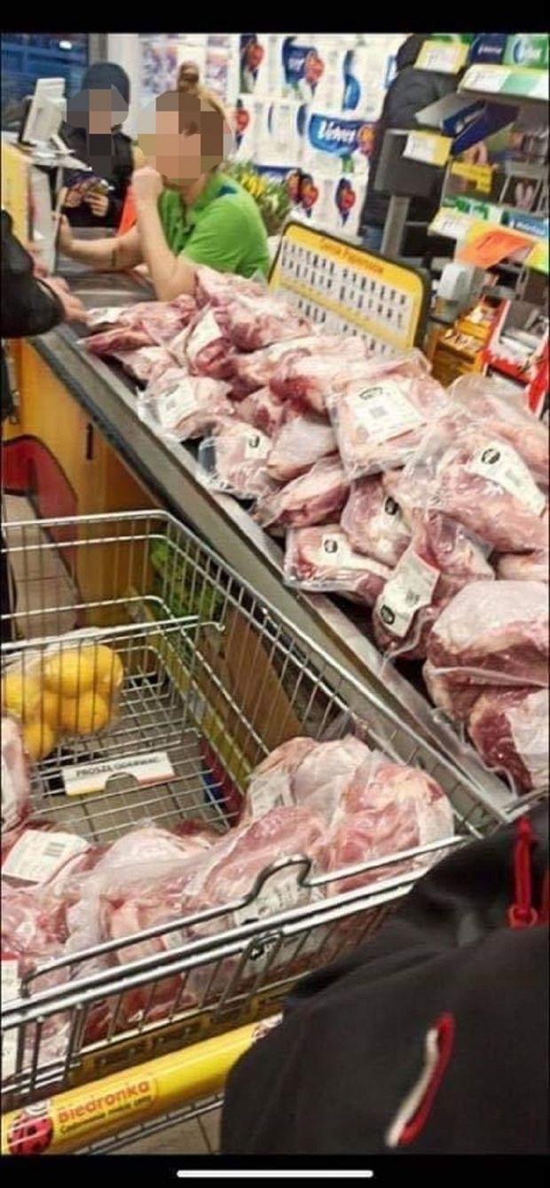 panika w sklepach z powodu koronawirusa