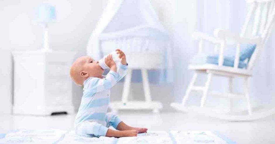 plastikowa butelka dla niemowlaka, szklana butelka dla niemowlaka, bisfenol A, BPA, ftalany, bisfenol S, plastikowe talerze