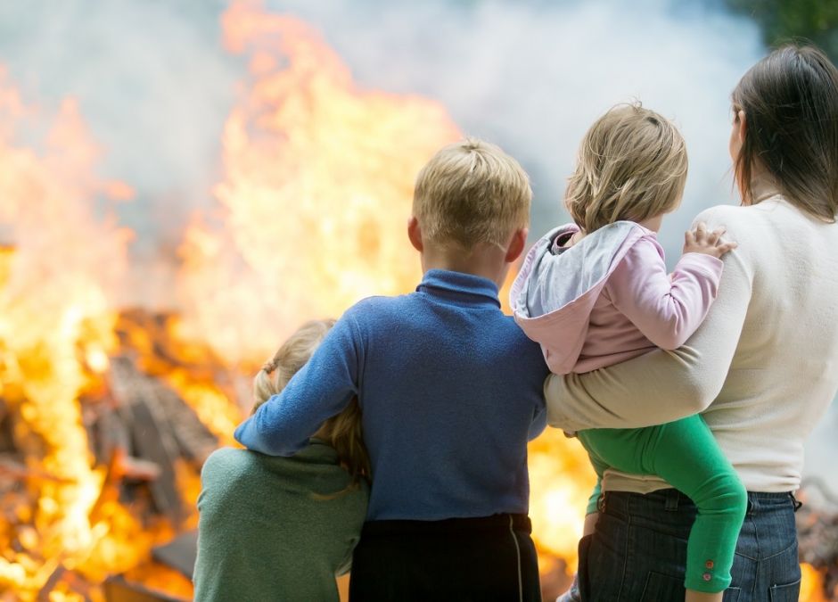 Polak mieszkający w Anglii uratował 4 dzieci i ich mamę z pożaru