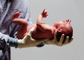 Poród i ciąża: ciążowe przesądy, rytuały przy porodzie i po narodzinach dziecka