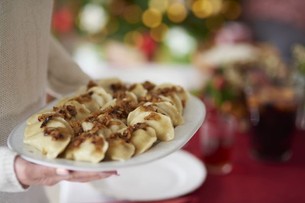 Potrawa wigilijna: pierogi z kapustą i grzybami