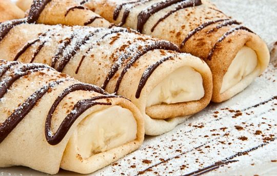 przekąski na urodziny dziecka banan w naleśniku