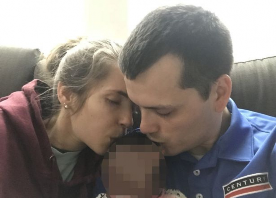 Rodzice adopcyjni musieli oddać dziecko. Zgłosili się po nie biologiczni rodzice