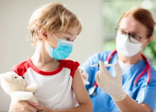 skutki uboczne szczepienia na covid u dzieci 