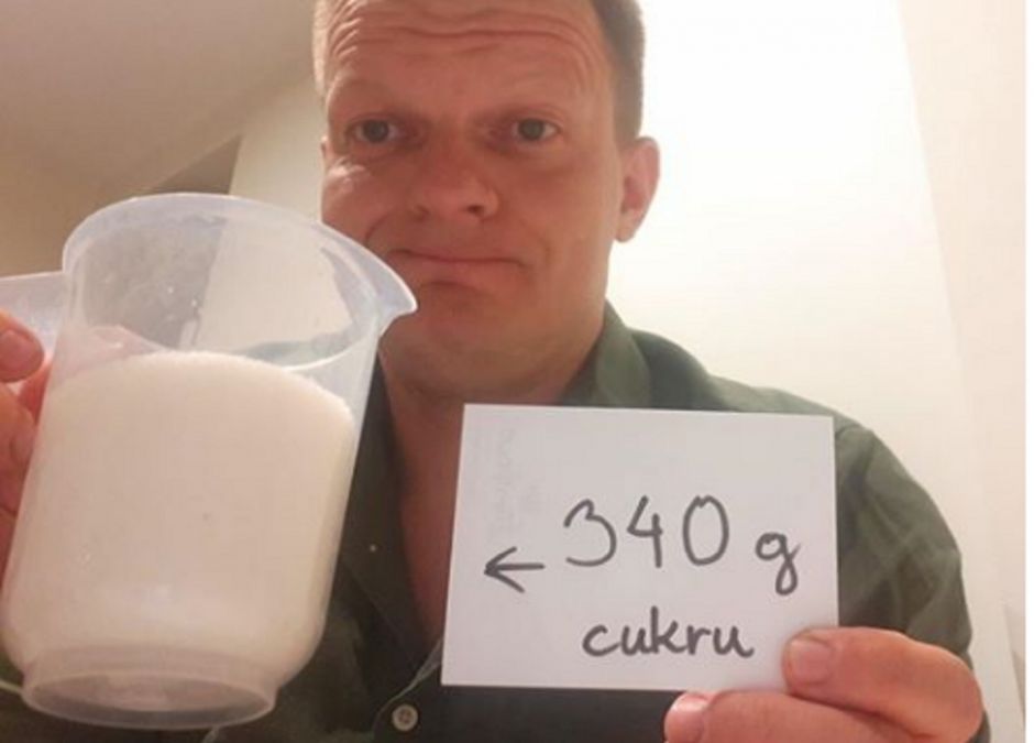 słodycze w plecakach dzieci
