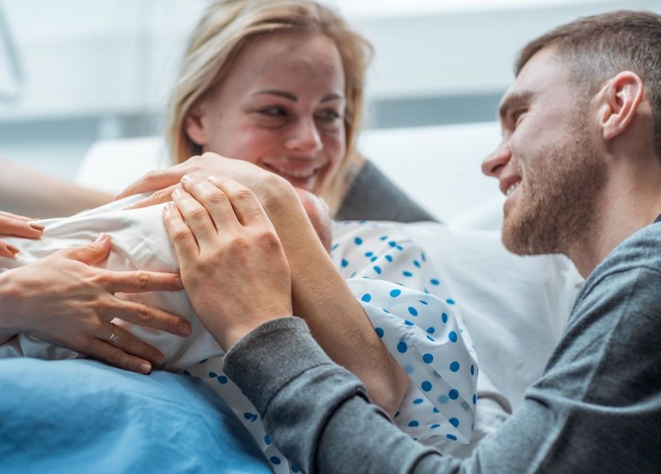Szpitale wznawiają porody rodzinne