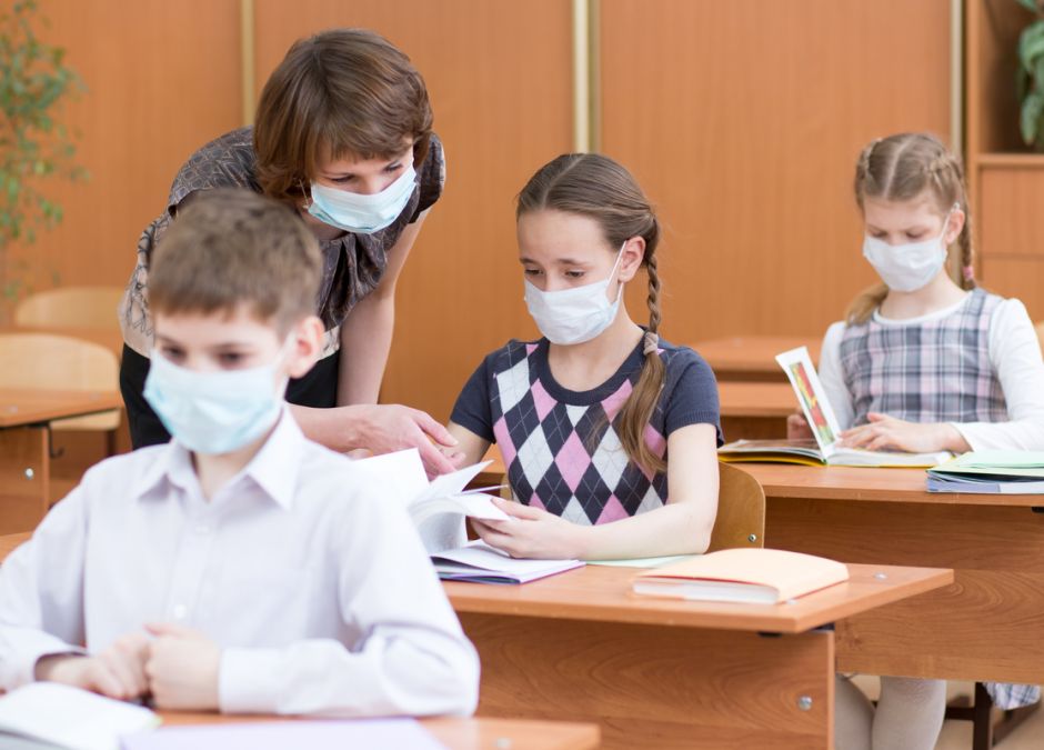 Wzrost zakażeń koronawirusem. Zamknięcie szkół jako rozwiązanie problemu!