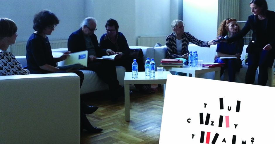 Zahęcta, dyskusja o ksiązkach po wystawie Tu czy tam
